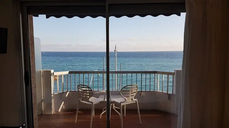 Tek Büyük veya İki Ayrı Yataklı Oda, Balkon, Deniz Manzaralı