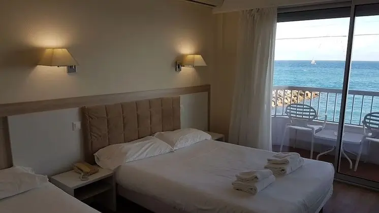 Üç Kişilik Oda, Teras, Şehir Manzaralı