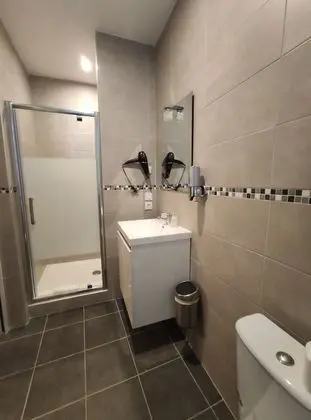 Üç Kişilik Oda