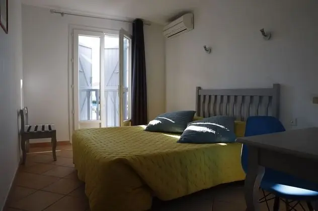 Classic Tek Büyük Yataklı Oda