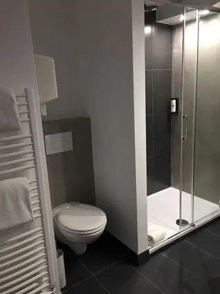 Tek Büyük Yataklı Oda, Balkon