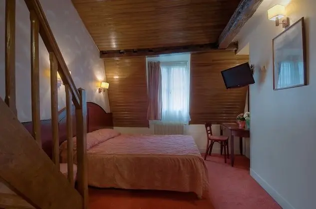 Üç Kişilik Oda