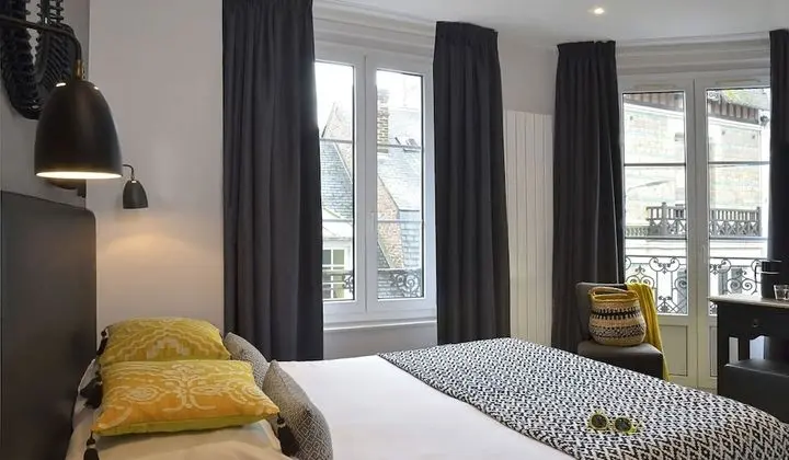 Comfort Tek Büyük Yataklı Oda (Main Villa)