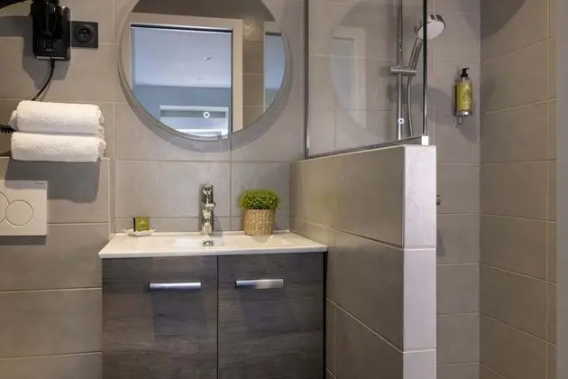 Comfort Tek Büyük Yataklı Oda (Small House - No lift)