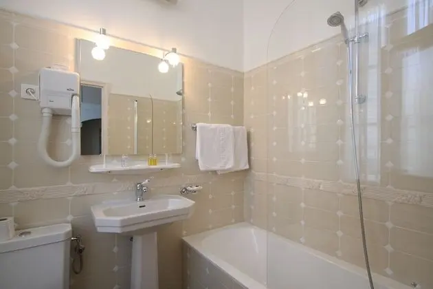 Comfort Tek Büyük Yataklı Oda, Bahçe Manzaralı