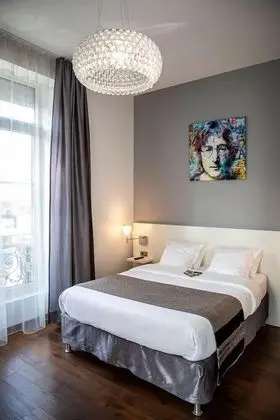 Standard Tek Büyük Yataklı Oda