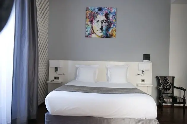 Standard Tek Büyük Yataklı Oda