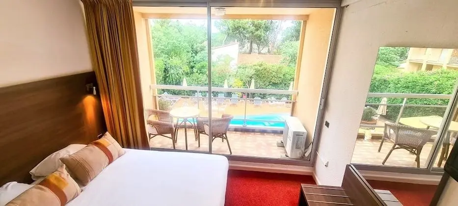 Comfort Tek Büyük Yataklı Oda