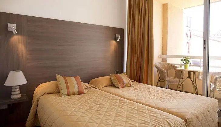 Comfort Tek Büyük Yataklı Oda