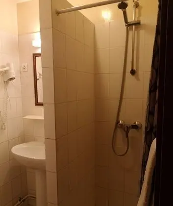 Economy Tek Kişilik Oda, Banyolu/Duşlu (Toilettes sur le palier )