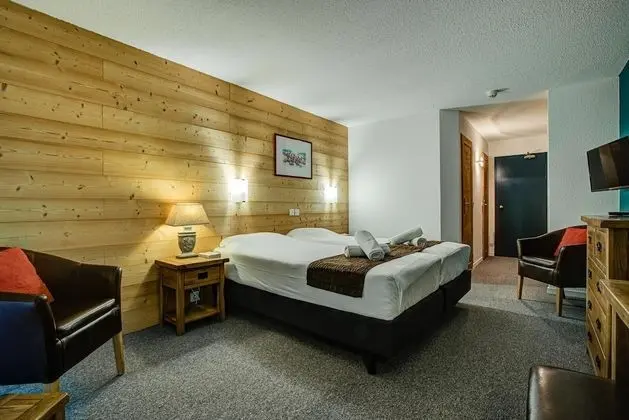 Tek Büyük veya İki Ayrı Yataklı Oda