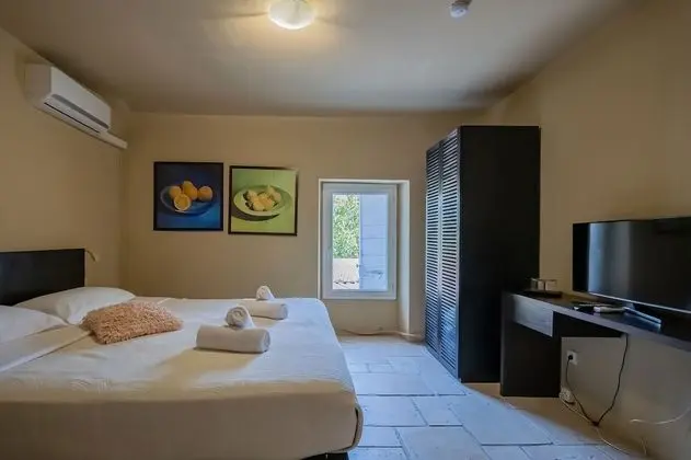 Standard Tek Büyük Yataklı Oda