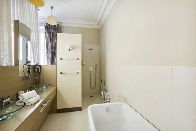 Executive Üç Kişilik Oda