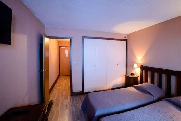 Tek Büyük veya İki Ayrı Yataklı Oda, Balkon, Dağ Manzaralı