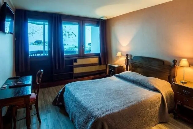 Tek Büyük veya İki Ayrı Yataklı Oda, Balkon, Dağ Manzaralı