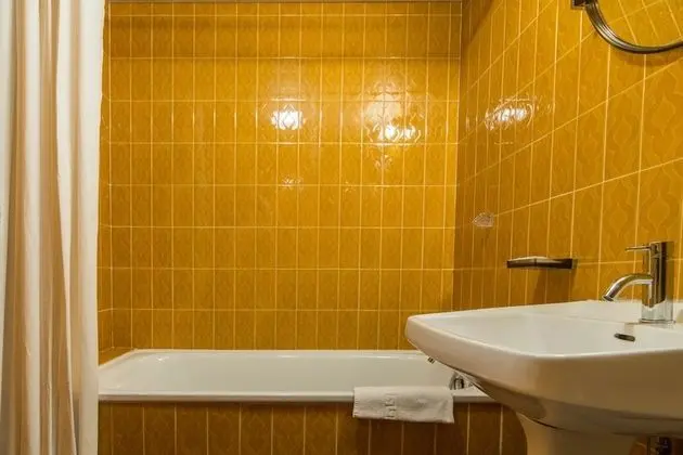 Tek Büyük veya İki Ayrı Yataklı Oda, Balkon, Dağ Manzaralı