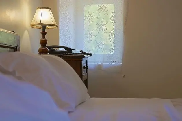 Classic Tek Büyük Yataklı Oda