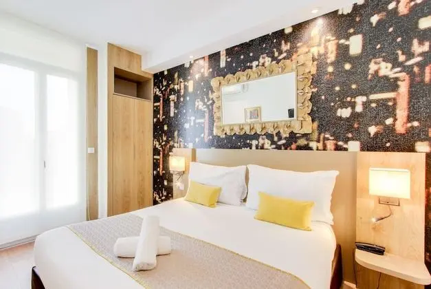 Tek Büyük Yataklı Oda