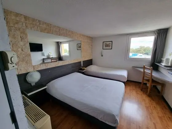 Üç Kişilik Oda
