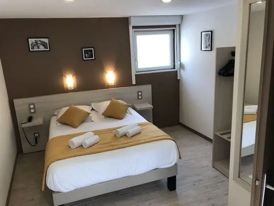 Superior Tek Büyük Yataklı Oda, Veranda, Havuz Kenarı