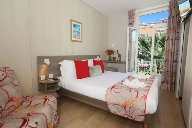 Classic Tek Büyük Yataklı Oda