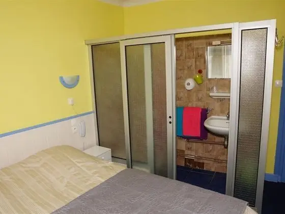 Standard Tek Büyük Yataklı Oda