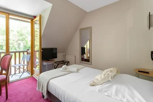 Tek Kişilik Oda, Balkon, Havuz Manzaralı