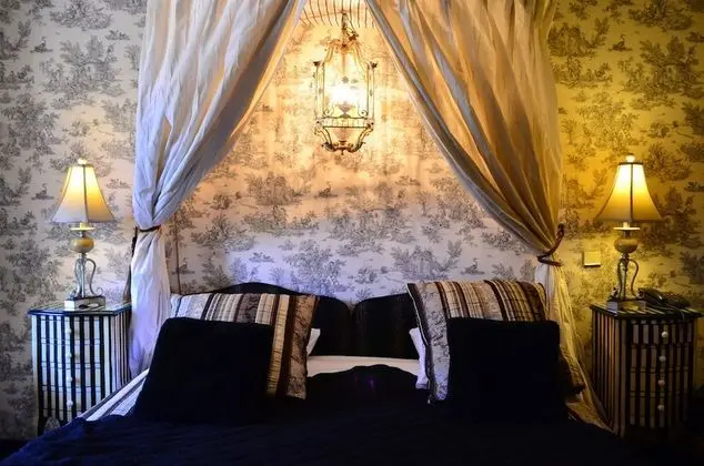 Romantic Tek Büyük Yataklı Oda