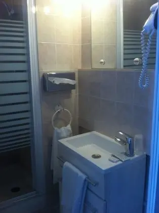 Economy Tek Büyük Yataklı Oda, Ortak Banyo