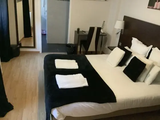 Comfort Tek Büyük Yataklı Oda