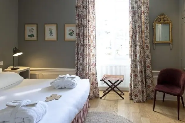 Comfort Tek Büyük Yataklı Oda