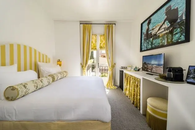 Standard Tek Büyük veya İki Ayrı Yataklı Oda