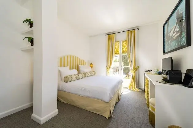 Superior Tek Büyük veya İki Ayrı Yataklı Oda