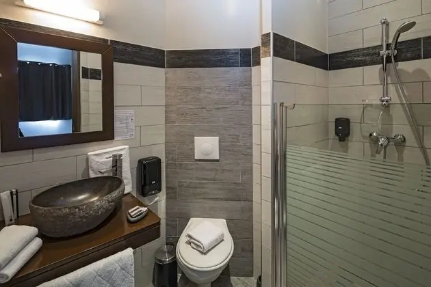 Standard Tek Büyük Yataklı Oda