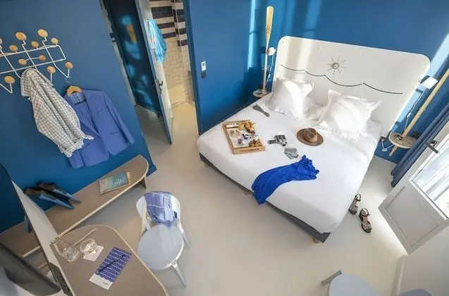 Chambre Pont Superieur avec accès rooftop et bassin