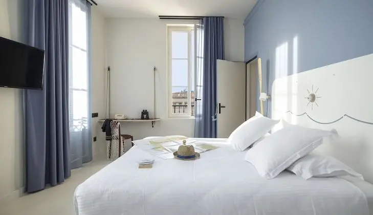 Chambre Pont Superieur avec accès rooftop et bassin