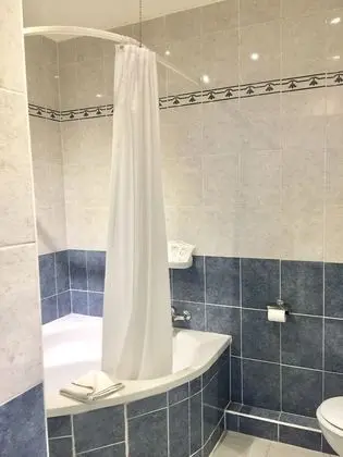 Superior Tek Büyük veya İki Ayrı Yataklı Oda