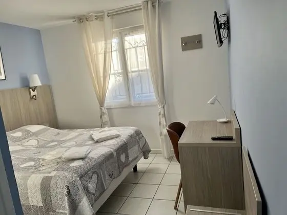 Standard Tek Büyük Yataklı Oda