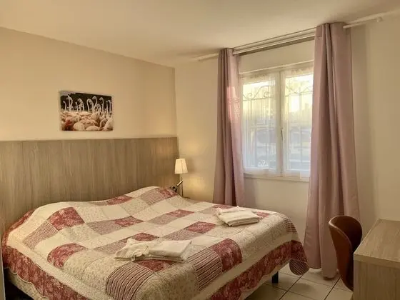 Standard Tek Büyük Yataklı Oda