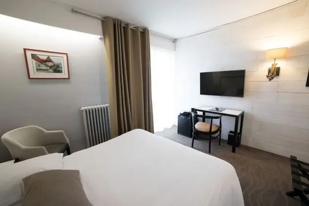 Standard Tek Büyük Yataklı Oda, Avlu