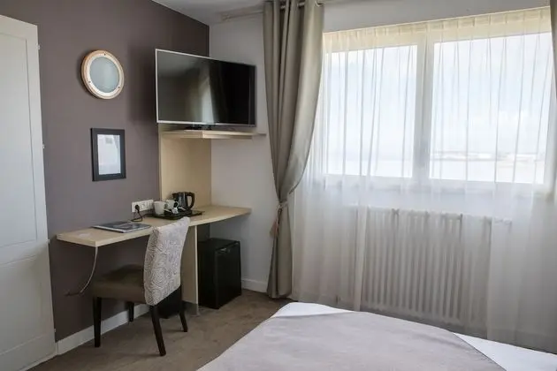 Standard Tek Büyük Yataklı Oda, Kısmi Deniz Manzarası