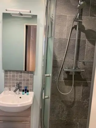 Economy Tek Büyük Yataklı Oda