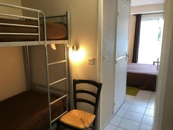 Üç Kişilik Oda