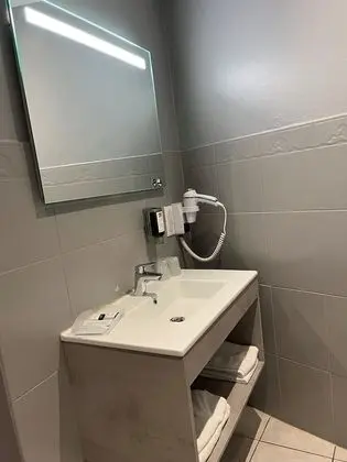 Basic Tek Büyük Yataklı Oda