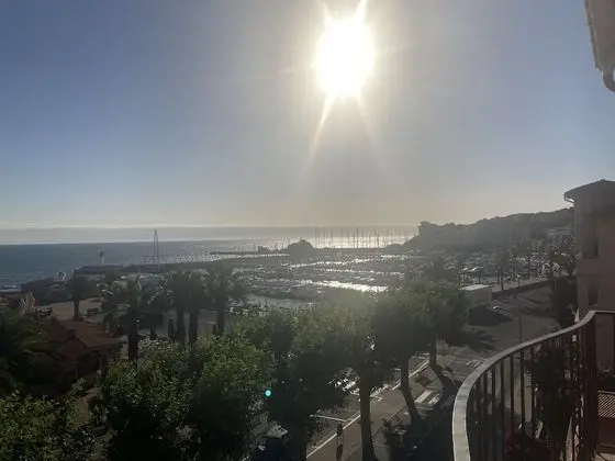 Tek Büyük Yataklı Oda, Koy Manzaralı