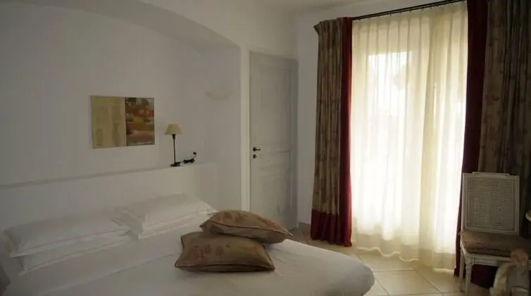 Tek Büyük Yataklı Oda, Zemin Kat