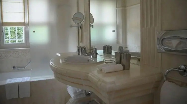 Tek Büyük Yataklı Oda, Zemin Kat