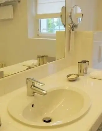 Tek Büyük Yataklı Oda, Zemin Kat