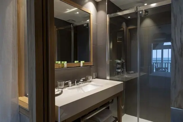 Superior Oda, Balkon, Okyanus Manzaralı