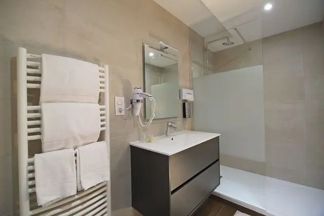 Premium Tek Büyük Yataklı Oda